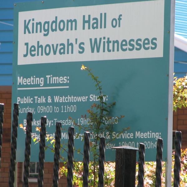 Jehovahs-Witnesses-Kingdom-Hall