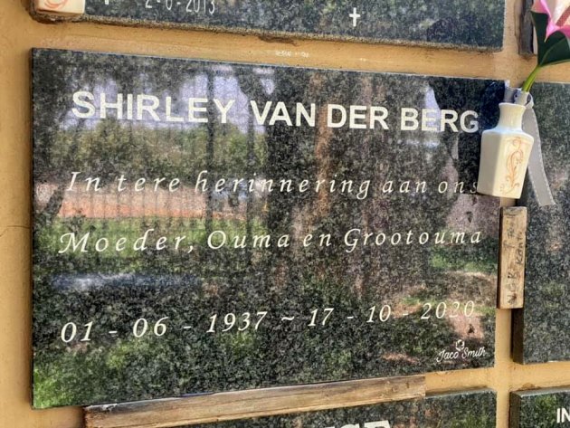 BERG-VAN-DER-Shirley-1937-2020-F_4