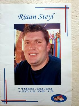STEYL-Riaan-1980-2012-M