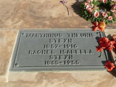 steyn_president_mt_1857_1916_and_rachel_isabella_1865_1955_memorial_plaque_2