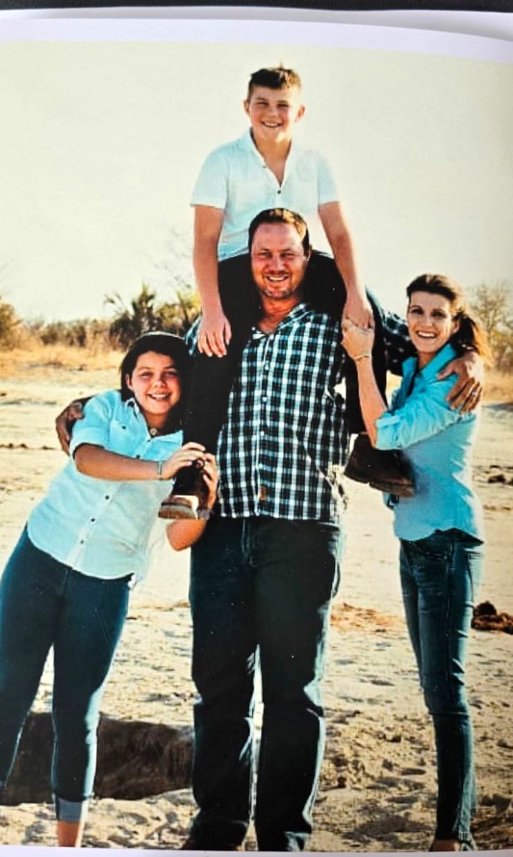 STRACHAN-Vicky-1980-2025-F-02