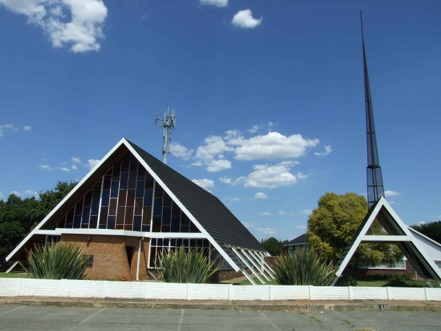 GAU-SPRINGS-Strubenvale-Springs-Oos-Gereformeerde-Kerk_01