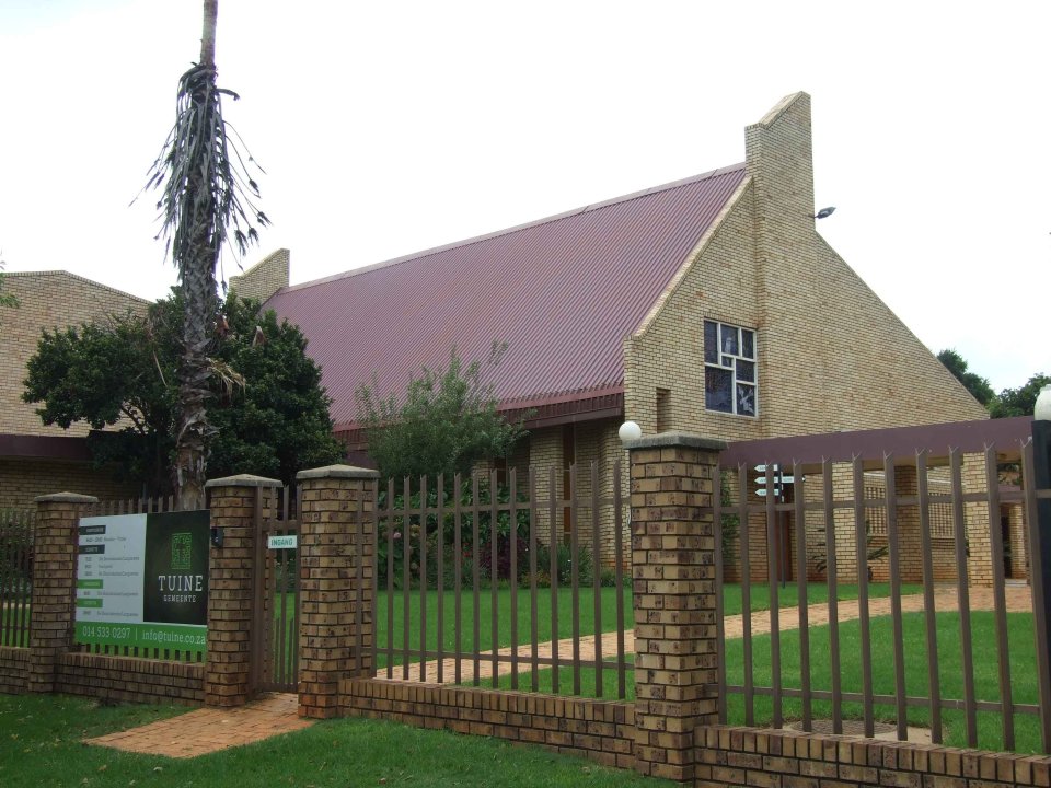 NW-RUSTENBURG-Tuine-Nederduitsch-Hervormde-Kerk_01 NW-RUSTENBURG-Tuine-Nederduitsch-Hervormde-Kerk_01
